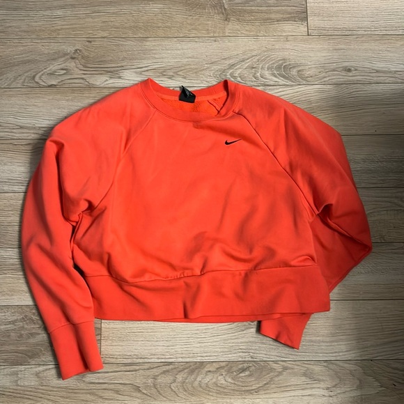 Nike Tops - Nike Sweatshirt